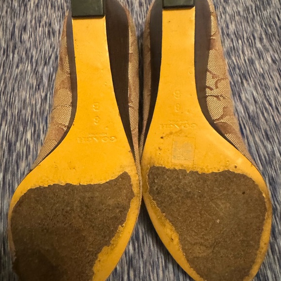 Coach wedge shoes. Size 8. - Picture 3 of 5